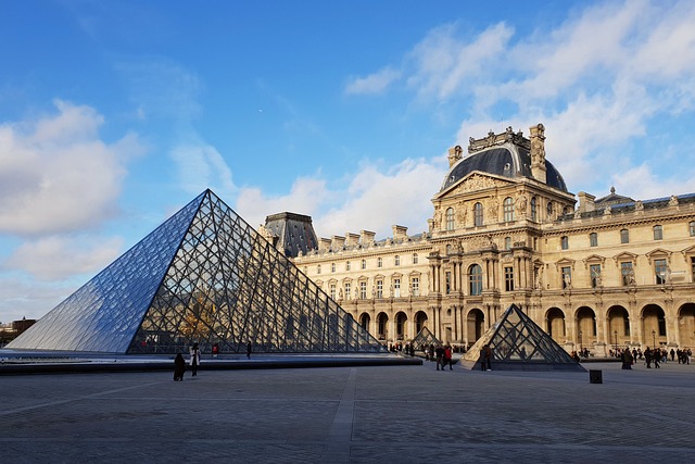 Nouvelle entrée du Louvre pour un meilleur accueil des visiteurs
