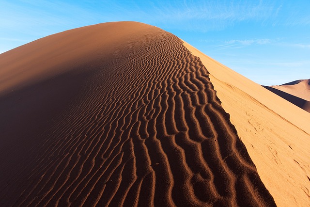 Comment retirer le sable du Sahara dans sa piscine